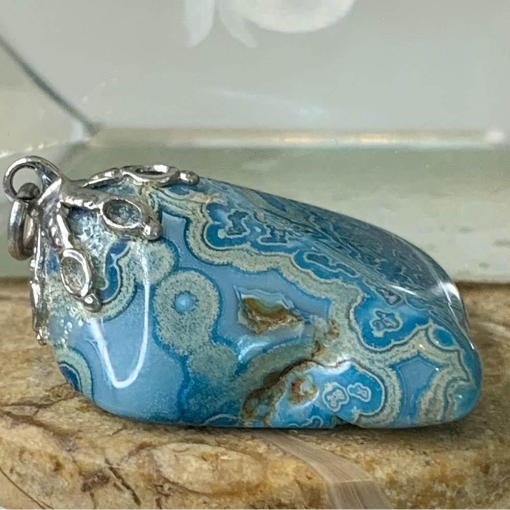 Vintage Blue Crazy Lace Agate Pendant Natural Stone Silver Tone Filigree Cap .9" - Picture 6 of 10